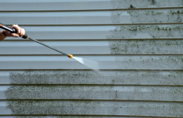 Best Animal Enclosure Cleaning  in Liberty Triangle, FL